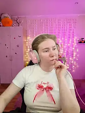 Snapshot of D0nna_ chatting on April 2026 11:24:01 AM D0nna online show from April 2026 11:24:01 AM