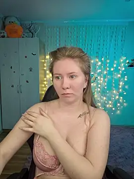 Snapshot of D0nna_ chatting on April 2026 07:38:02 PM D0nna online show from April 2026 07:38:02 PM