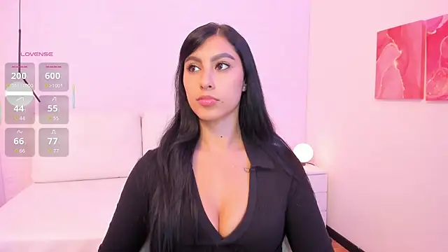 Snapshot of Emily_roux chatting on September 2025 01:38:01 AM Emily roux online show from September 2025 01:38:01 AM