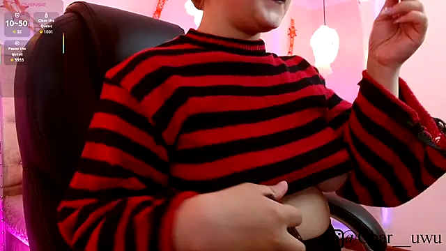 Snapshot of Charlotte_Jones__ chatting on October 2025 11:29:01 AM Charlotte Jones online show from October 2025 11:29:01 AM