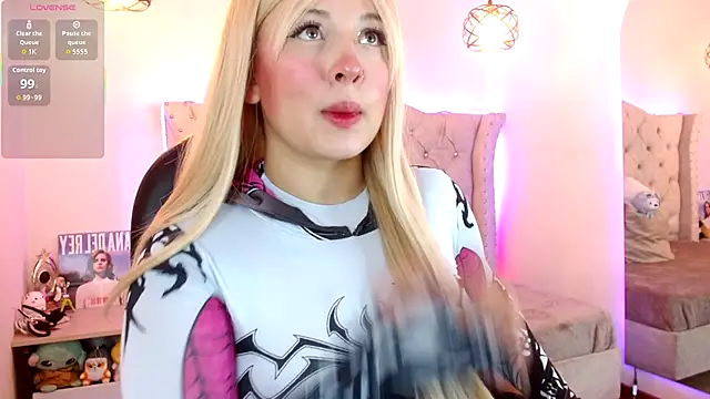 Snapshot of Charlotte_Jones__ chatting on December 2025 10:57:01 AM Charlotte Jones online show from December 2025 10:57:01 AM