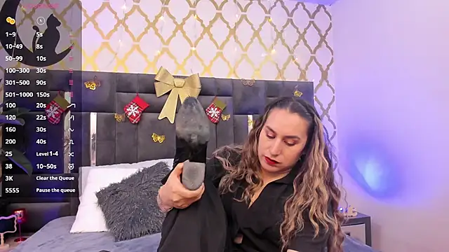 Snapshot of RubbyTaylor chatting on December 2025 07:20:02 PM RubbyTaylor online show from December 2025 07:20:02 PM