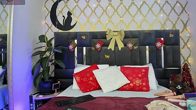 Snapshot of RubbyTaylor chatting on December 2025 02:32:02 PM RubbyTaylor online show from December 2025 02:32:02 PM