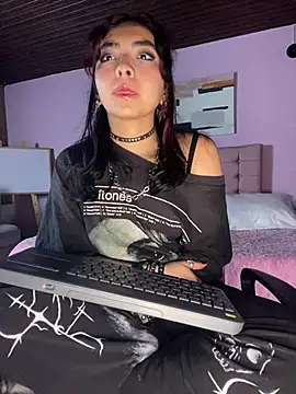 Snapshot of _Gothiccbitch_ chatting on February 2025 09:09:02 AM  Gothiccbitch  online show from February 2025 09:09:02 AM