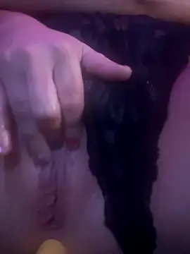 GinAnnTonic online show from October 2025 11:40:02 AM