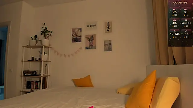  Lora Palmer online show from February 2025 08:31:01 PM