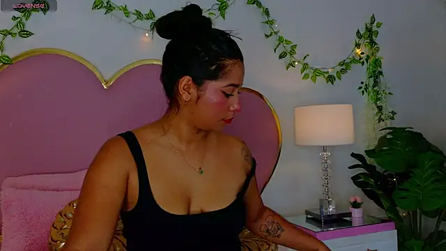 EmmaCrush online show from November 2025 09:36:02 PM