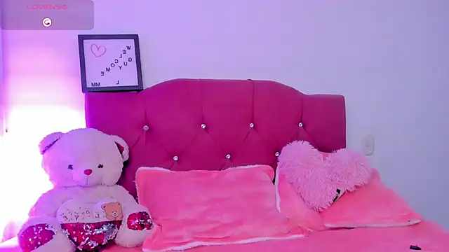 LucianaTomson online show from January 2026 10:57:01 PM