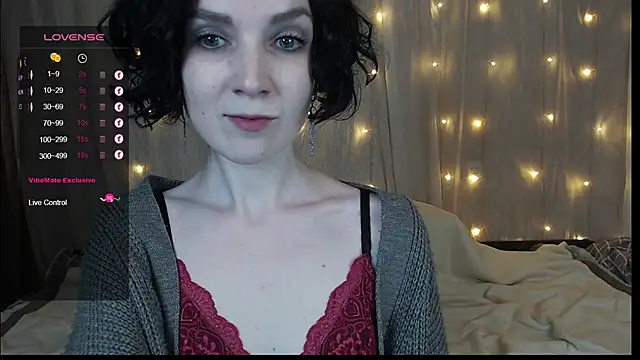 TinaWince online show from December 2024 08:00:02 AM