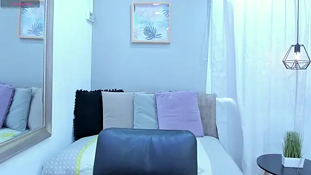  alaiasmile  online show from October 2025 11:22:02 AM