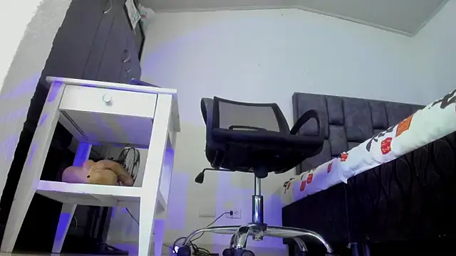 Snapshot of Sarah_Mistress_ chatting on March 2026 08:04:01 PM Sarah Mistress online show from March 2026 08:04:01 PM