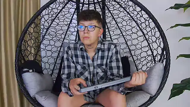 alex noa online show from November 2025 07:13:01 PM