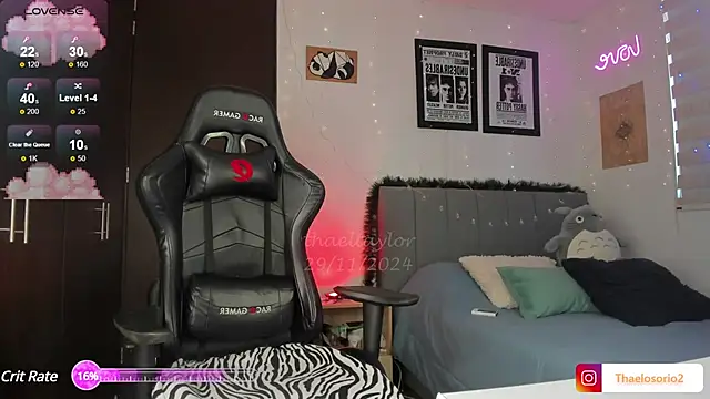 Snapshot of _thaeltaylor chatting on December 2024 04:55:02 PM thaeltaylor online show from December 2024 04:55:02 PM