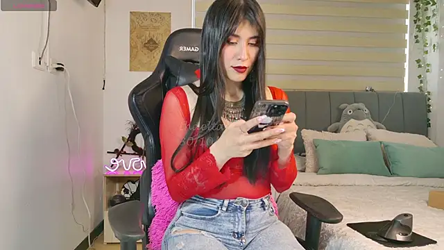 Snapshot of _thaeltaylor chatting on October 2025 08:53:02 PM thaeltaylor online show from October 2025 08:53:02 PM