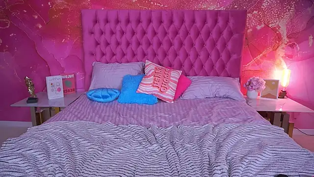 ArianaDarkk online show from September 2025 08:02:02 PM