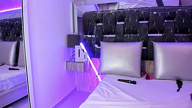 Charlotte Myers online show from February 2025 02:45:01 PM