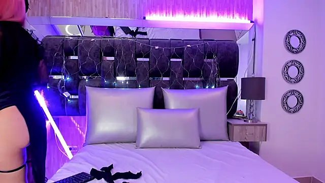 Charlotte Myers online show from February 2025 12:03:02 PM