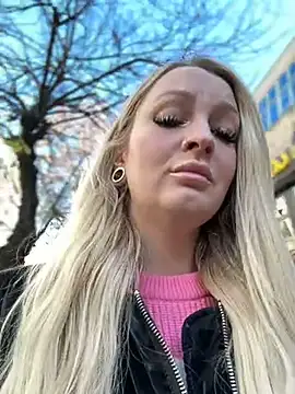 Snapshot of Teya_moon_ chatting on December 2024 10:39:02 AM Teya moon  online show from December 2024 10:39:02 AM