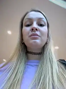 Snapshot of Teya_moon_ chatting on December 2024 09:45:01 AM Teya moon  online show from December 2024 09:45:01 AM