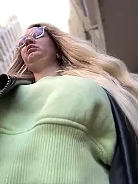 Snapshot of Teya_moon_ chatting on January 2025 11:28:02 AM Teya moon  online show from January 2025 11:28:02 AM