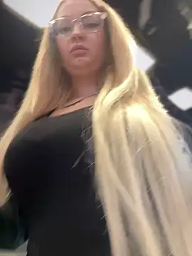 Snapshot of Teya_moon_ chatting on January 2025 12:02:02 PM Teya moon  online show from January 2025 12:02:02 PM