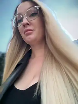 Snapshot of Teya_moon_ chatting on February 2025 02:55:02 PM Teya moon  online show from February 2025 02:55:02 PM