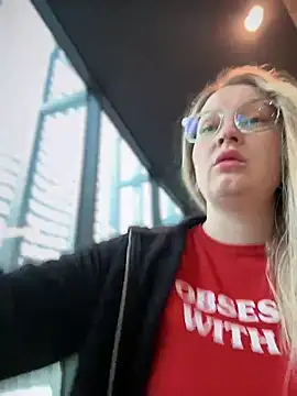 Snapshot of Teya_moon_ chatting on February 2025 12:47:02 PM Teya moon  online show from February 2025 12:47:02 PM