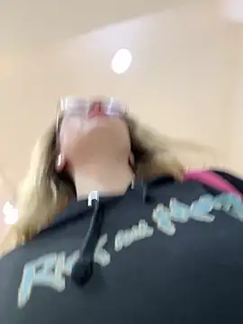 Snapshot of Teya_moon_ chatting on October 2025 09:10:02 AM Teya moon  online show from October 2025 09:10:02 AM