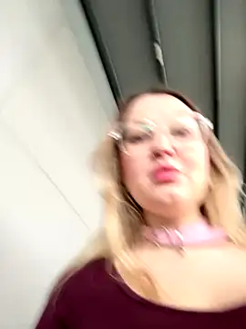 Teya moon  online show from January 2026 10:28:02 AM