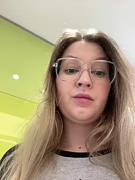 Teya moon  online show from February 2026 03:29:02 PM