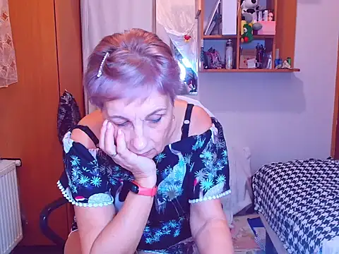 Snapshot of Victoria5643 chatting on February 2025 09:41:02 PM Victoria5643 online show from February 2025 09:41:02 PM