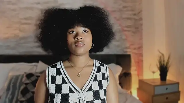 Snapshot of Anneth__M chatting on November 2025 07:36:02 PM Anneth M online show from November 2025 07:36:02 PM