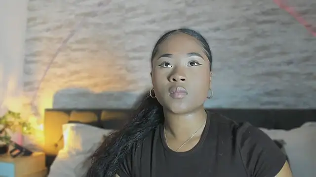 Snapshot of Anneth__M chatting on November 2025 08:24:02 PM Anneth M online show from November 2025 08:24:02 PM