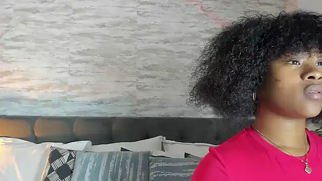 Snapshot of Anneth__M chatting on November 2025 07:45:02 PM Anneth M online show from November 2025 07:45:02 PM