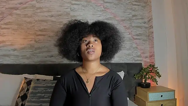 Snapshot of Anneth__M chatting on November 2025 07:36:02 PM Anneth M online show from November 2025 07:36:02 PM