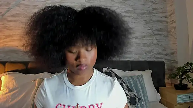 Snapshot of Anneth__M chatting on December 2025 07:34:02 PM Anneth M online show from December 2025 07:34:02 PM