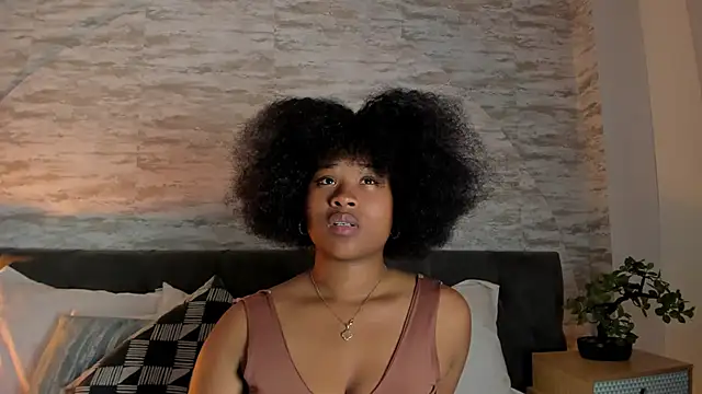 Snapshot of Anneth__M chatting on December 2025 07:44:01 PM Anneth M online show from December 2025 07:44:01 PM