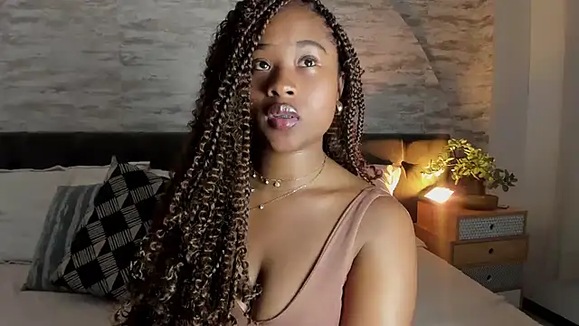 Snapshot of Anneth__M chatting on December 2025 07:40:02 PM Anneth M online show from December 2025 07:40:02 PM