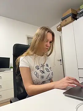 Ketitull online show from April 2026 01:41:01 PM