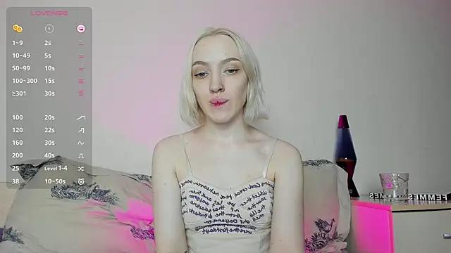 Snapshot of cheryl_mason chatting on December 2024 01:06:01 AM cheryl mason online show from December 2024 01:06:01 AM