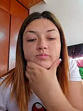 Snapshot of Sofia_Queen17 chatting on February 2025 01:08:02 PM Sofia Queen17 online show from February 2025 01:08:02 PM