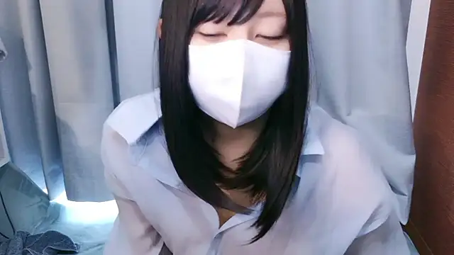 Snapshot of YUTSU_KI chatting on April 2026 09:18:02 PM YUTSU KI online show from April 2026 09:18:02 PM
