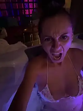 therealbeverlycious online show from October 2025 10:44:01 AM