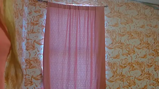 Snapshot of strawberrysmoothie chatting on March 2026 07:31:01 PM strawberrysmoothie online show from March 2026 07:31:01 PM