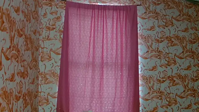 Snapshot of strawberrysmoothie chatting on April 2026 09:23:01 PM strawberrysmoothie online show from April 2026 09:23:01 PM