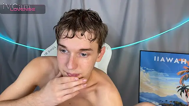 Snapshot of 4ever_dude chatting on November 2025 12:37:01 PM 4ever dude online show from November 2025 12:37:01 PM