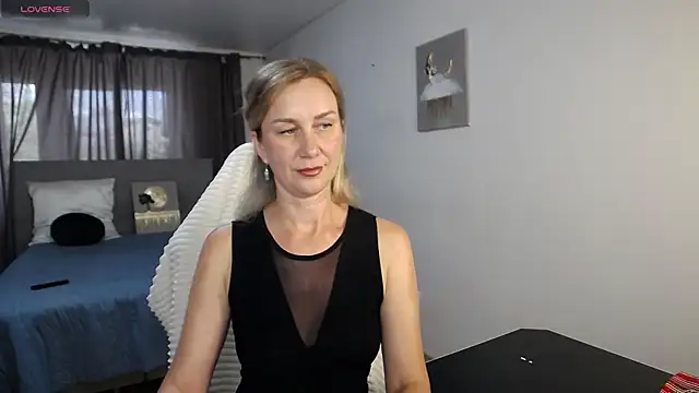 Snapshot of Vanessa_Nowak chatting on June 2026 01:08:02 PM Vanessa Nowak online show from June 2026 01:08:02 PM