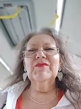Snapshot of Snezhana chatting on July 2026 04:23:02 PM Snezhana online show from July 2026 04:23:02 PM