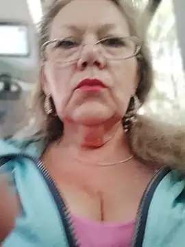 Snapshot of Snezhana chatting on July 2026 04:32:01 PM Snezhana online show from July 2026 04:32:01 PM