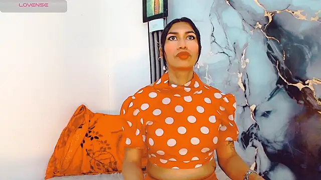 khiara moretti online show from November 2025 11:21:01 AM